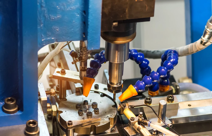 <strong>盤類零件的磨削加工大部（bù）分采用CNC成型磨（mó）削機床（chuáng）加工</strong>