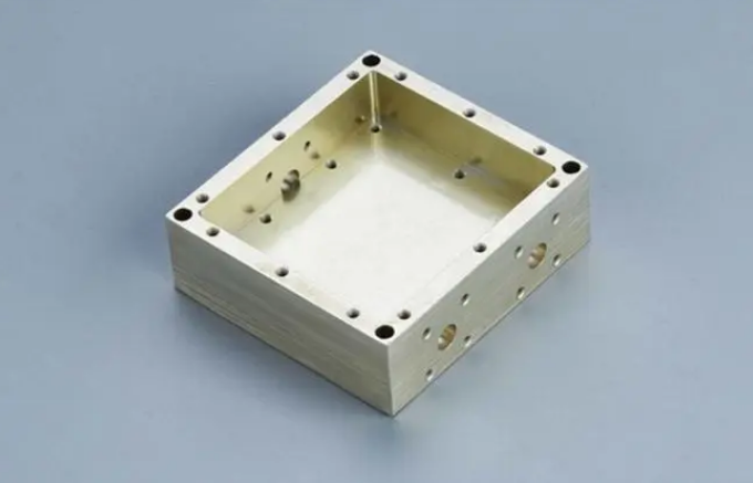 <strong>5G浪潮來襲：揭秘5G通訊產品配件精密加工新工藝（yì），打造（zào）極致通信體驗！</strong>