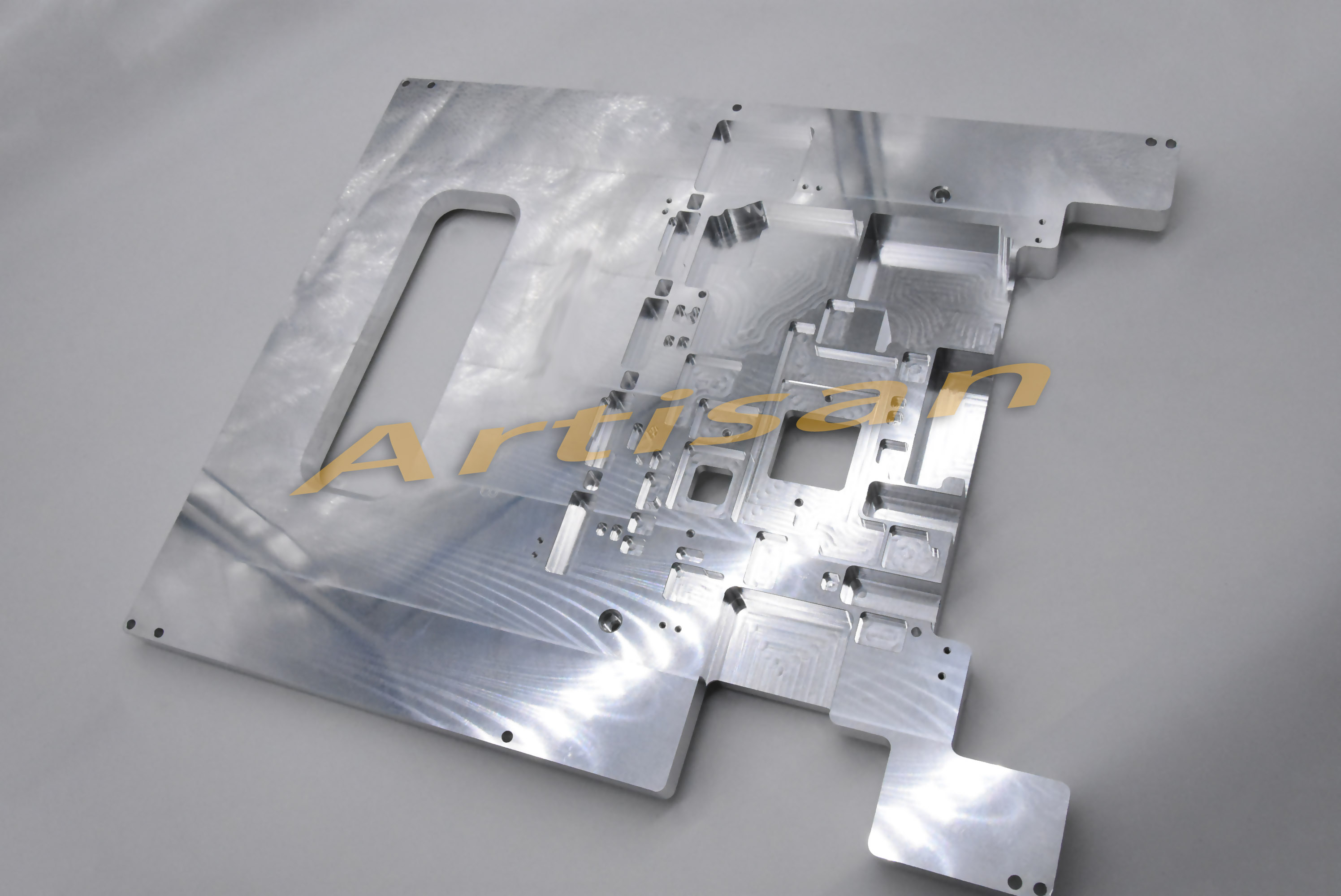 <strong>電子類精密（mì）件加工：固定（dìng）架（jià）</strong>